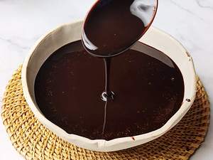 13 Receitas de Cobertura de Chocolate Com Creme de Leite & Sugestões Deliciosas