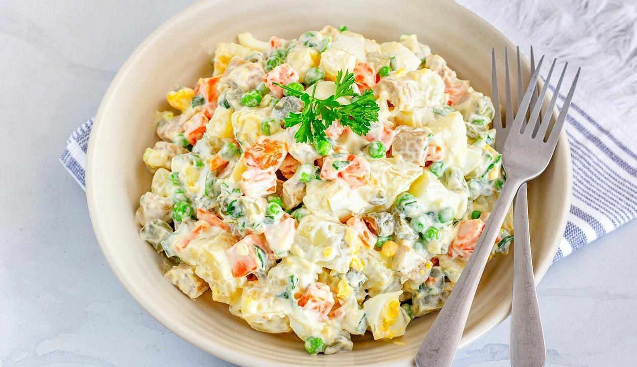 19 Receitas de Salada de Batata Para um Acompanhamento Delicioso