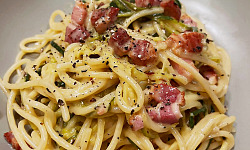 Macarrão com bacon: o clássico irresistível