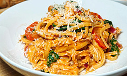 21 Receitas de Macarrão Com Frango + Super Sugestões Para Agradar Qualquer Pessoa